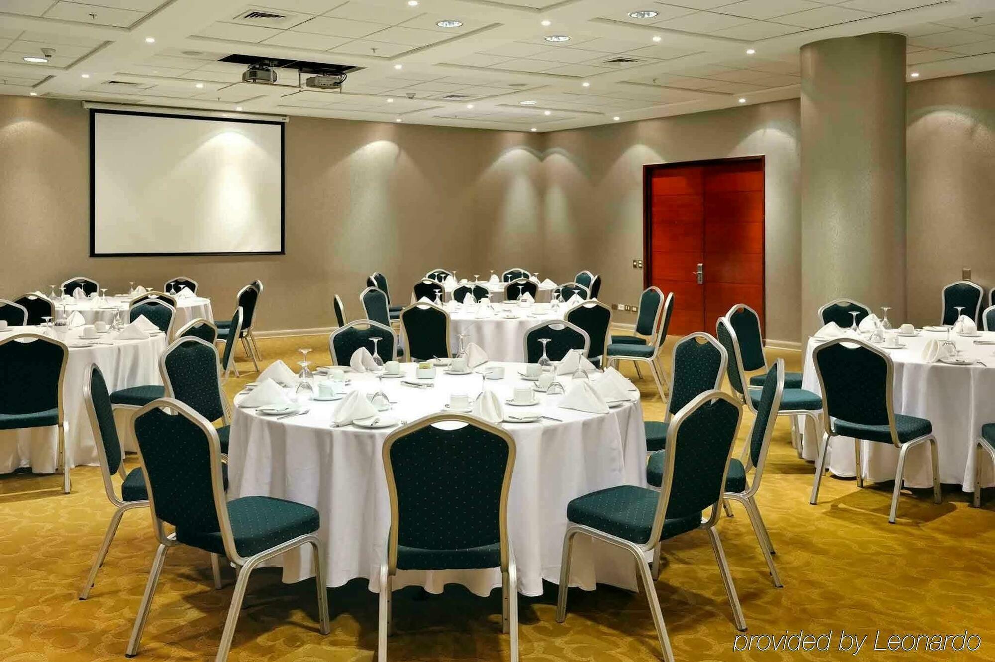 Radisson Ciudad Empresarial Santiago del Cile